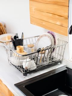 Ornate Benevole Stainless Steel Dish Drainer Rack with Plates and Utensils